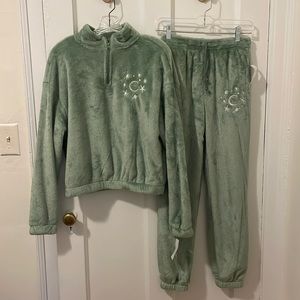 Fuzzy Green Lounge Set